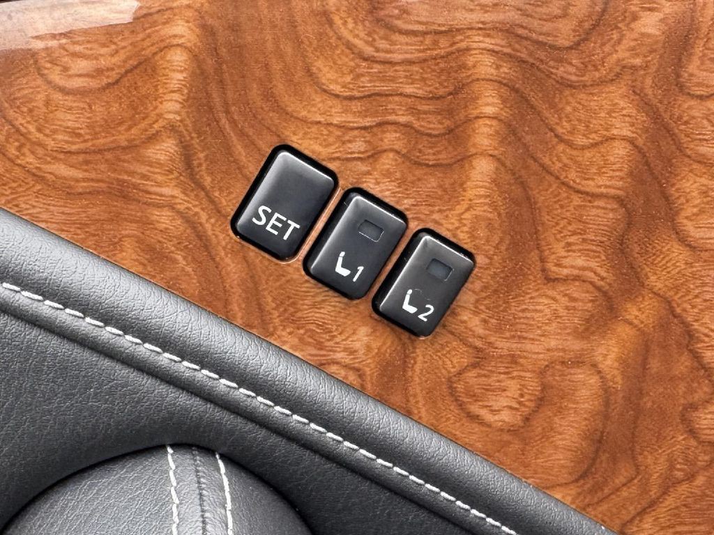 2018 INFINITI QX80 Image 38