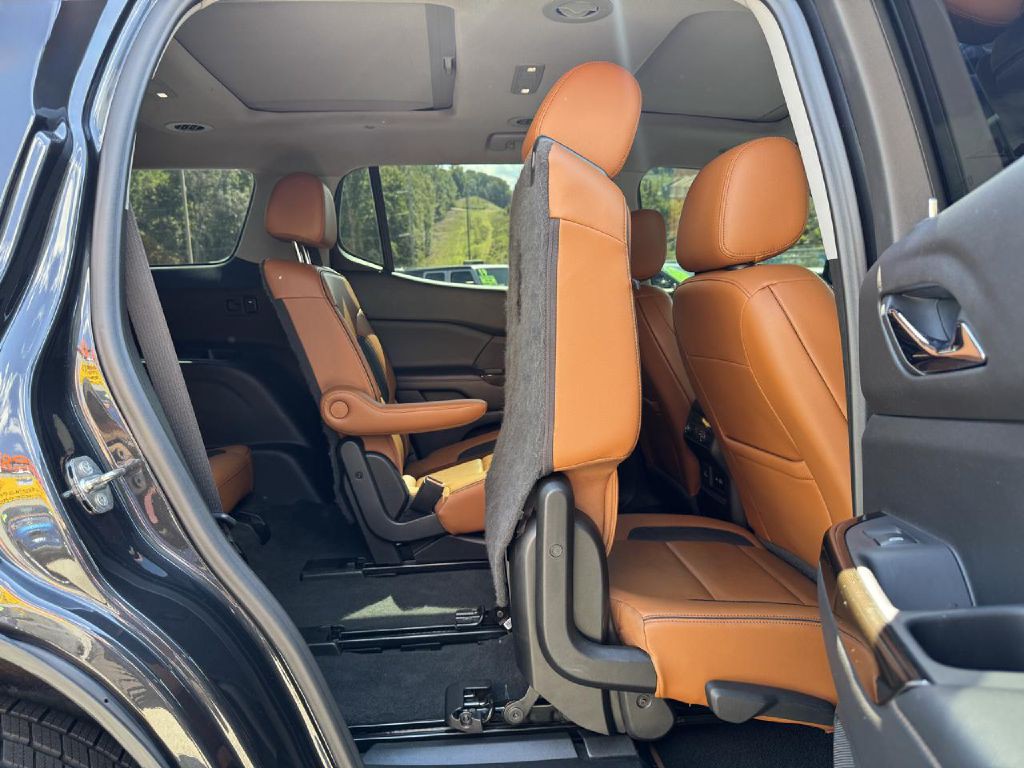 2020 GMC Acadia Image 16