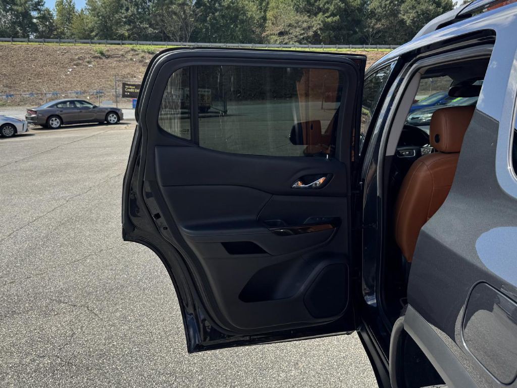 2020 GMC Acadia Image 29