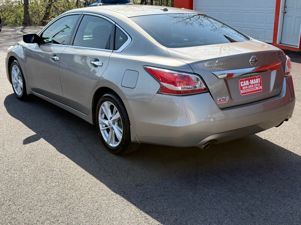 2015 Nissan Altima Image 4
