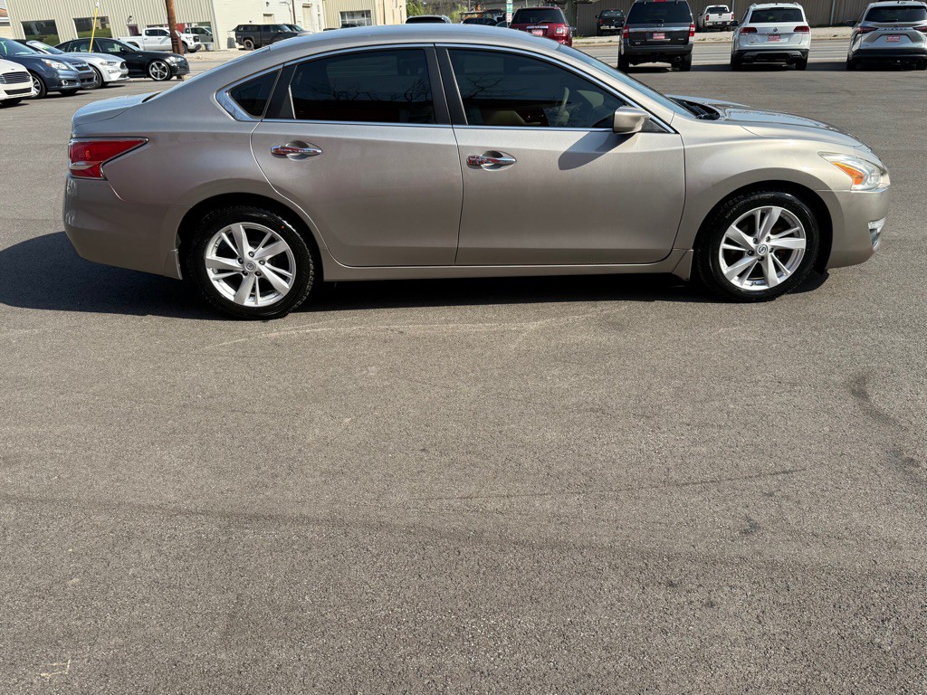 2015 Nissan Altima Image 7