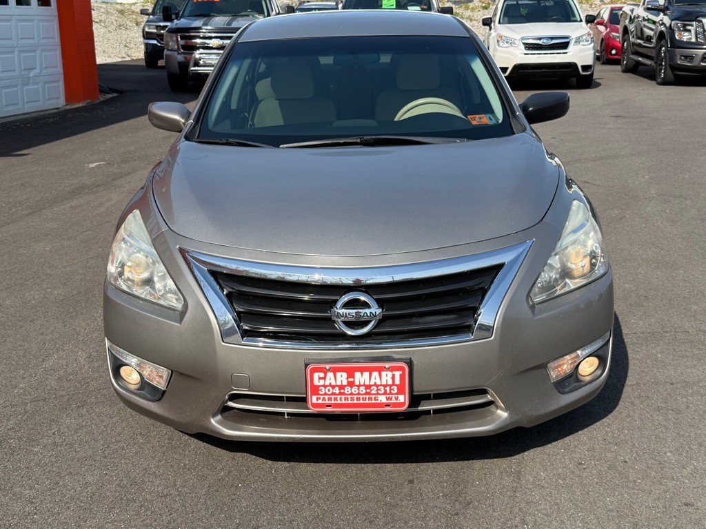 2015 Nissan Altima Image 9