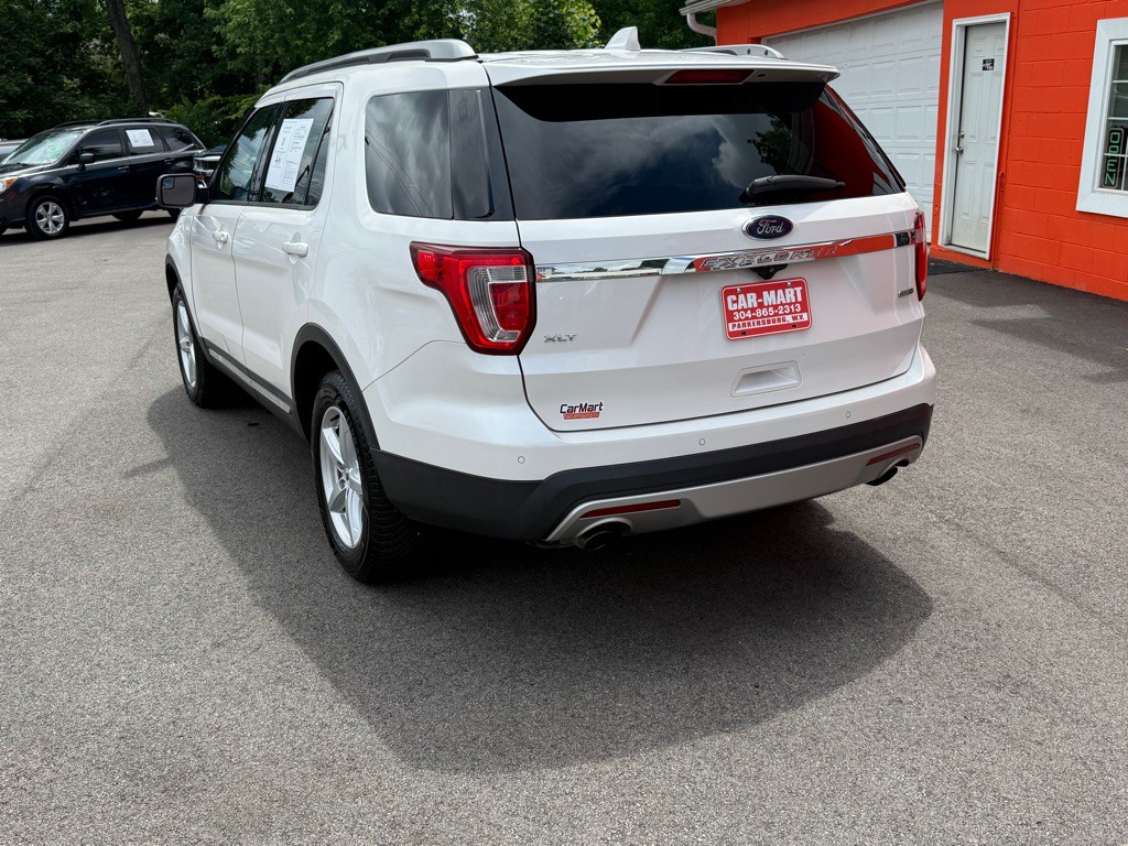 2016 Ford Explorer Image 4