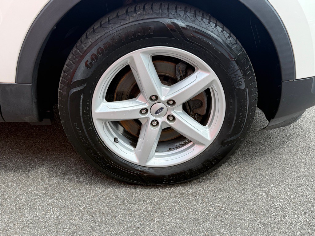 2016 Ford Explorer Image 17