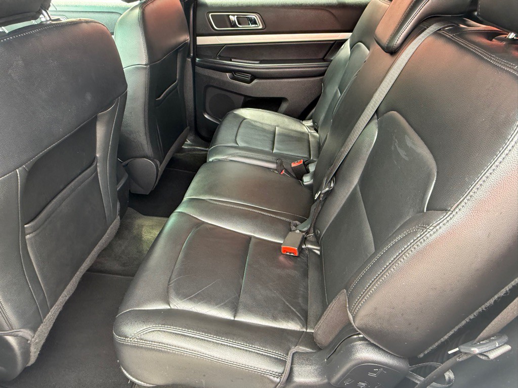 2016 Ford Explorer Image 23