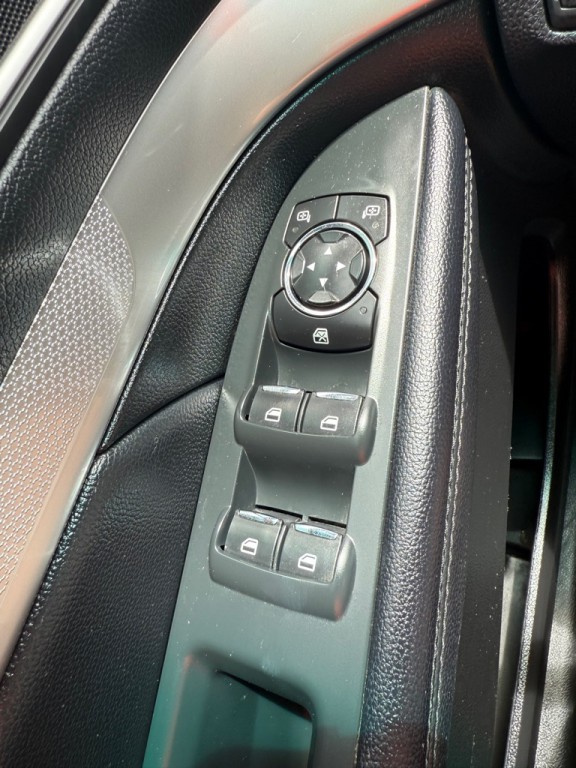 2016 Ford Explorer Image 28