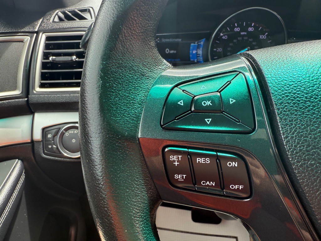 2016 Ford Explorer Image 30