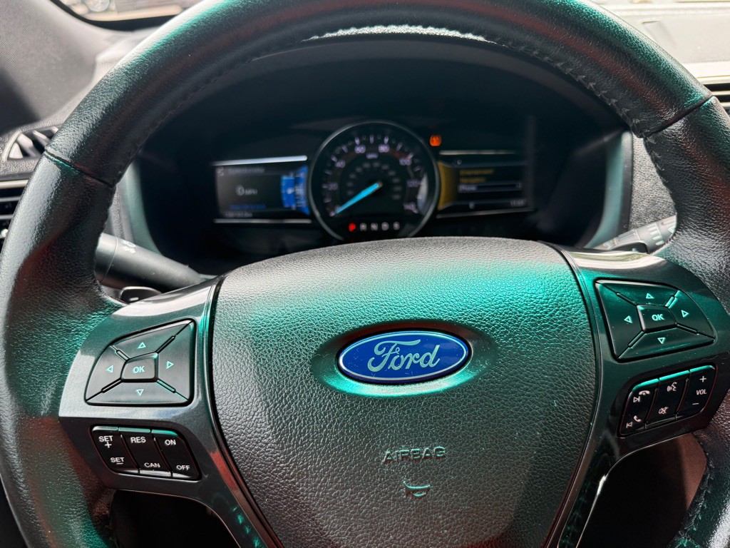 2016 Ford Explorer Image 32