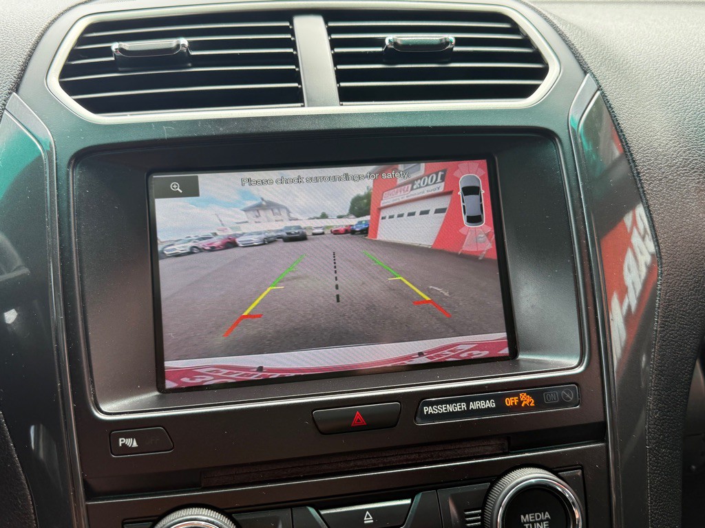 2016 Ford Explorer Image 38