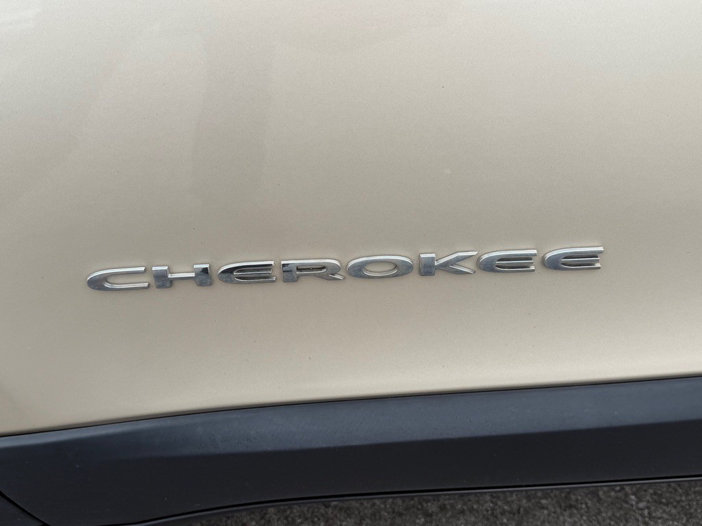 2015 Jeep Cherokee Image 12