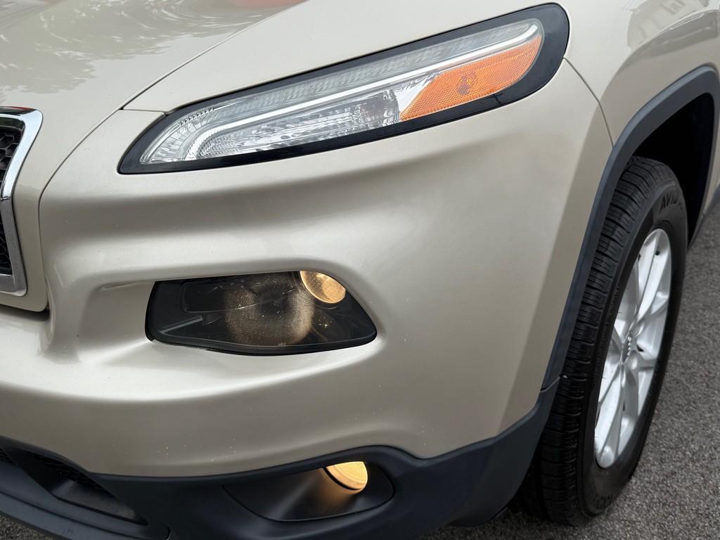 2015 Jeep Cherokee Image 14