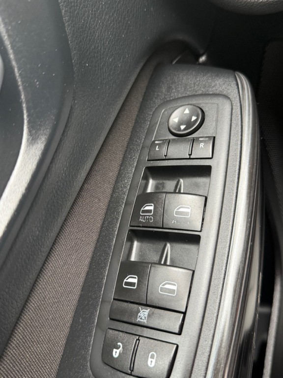 2015 Jeep Cherokee Image 26