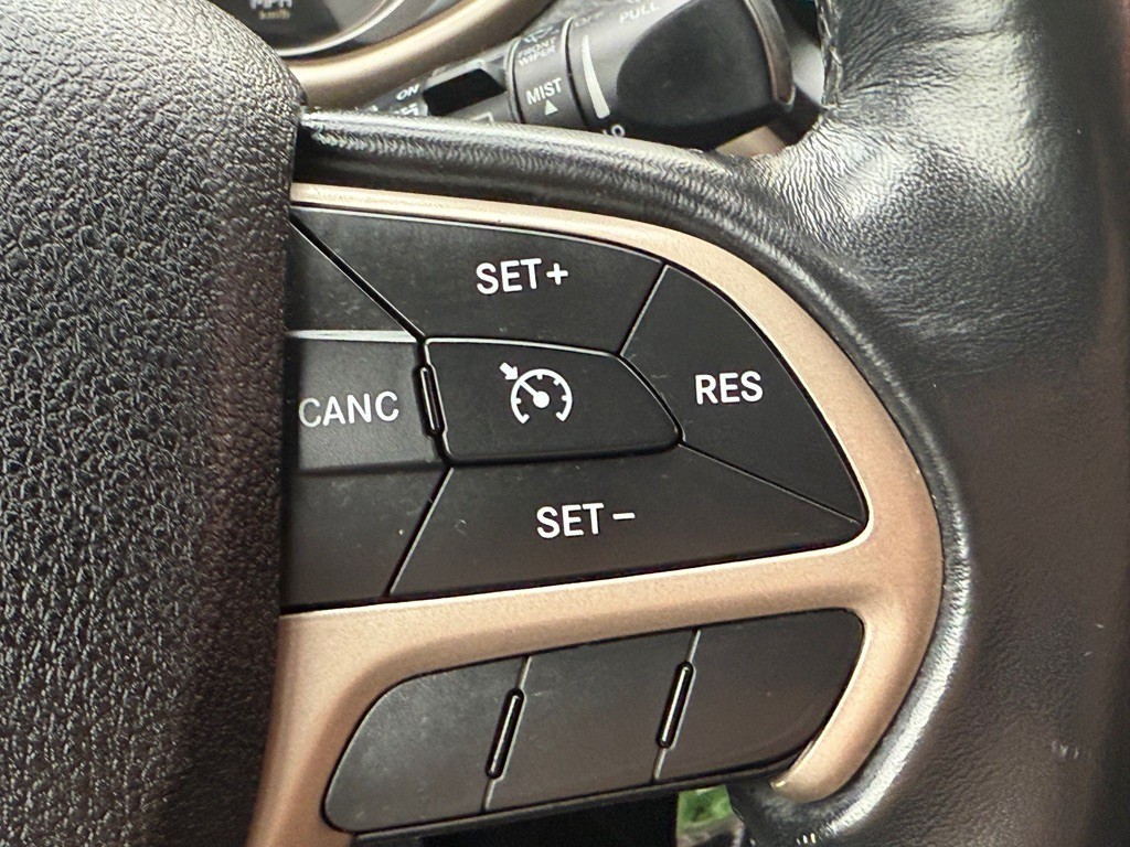 2015 Jeep Cherokee Image 29
