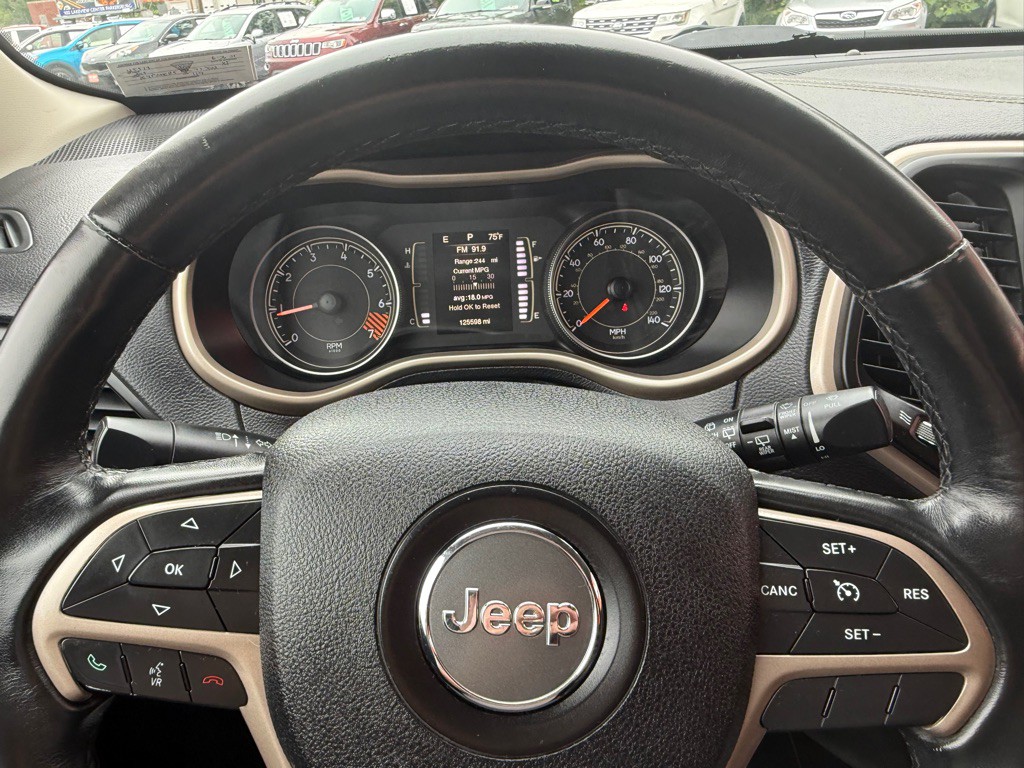 2015 Jeep Cherokee Image 30