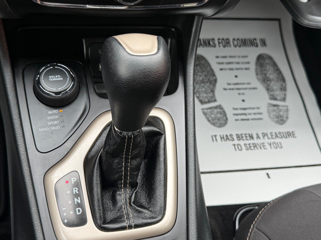 2015 Jeep Cherokee Image 33