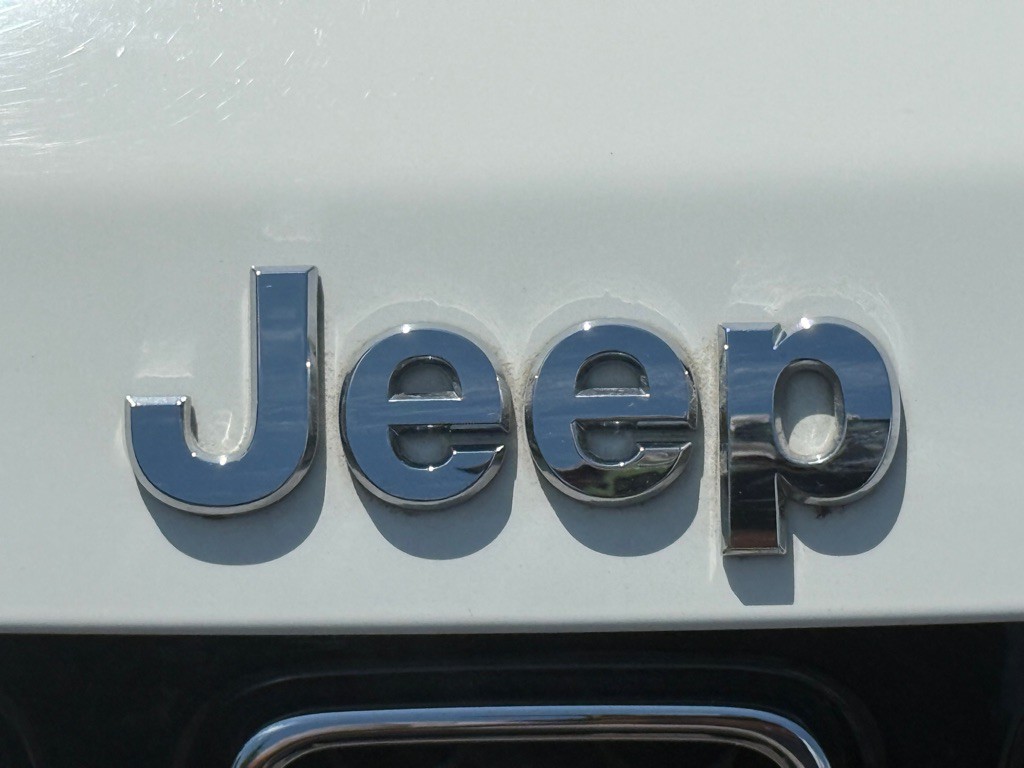 2018 Jeep Compass Image 16