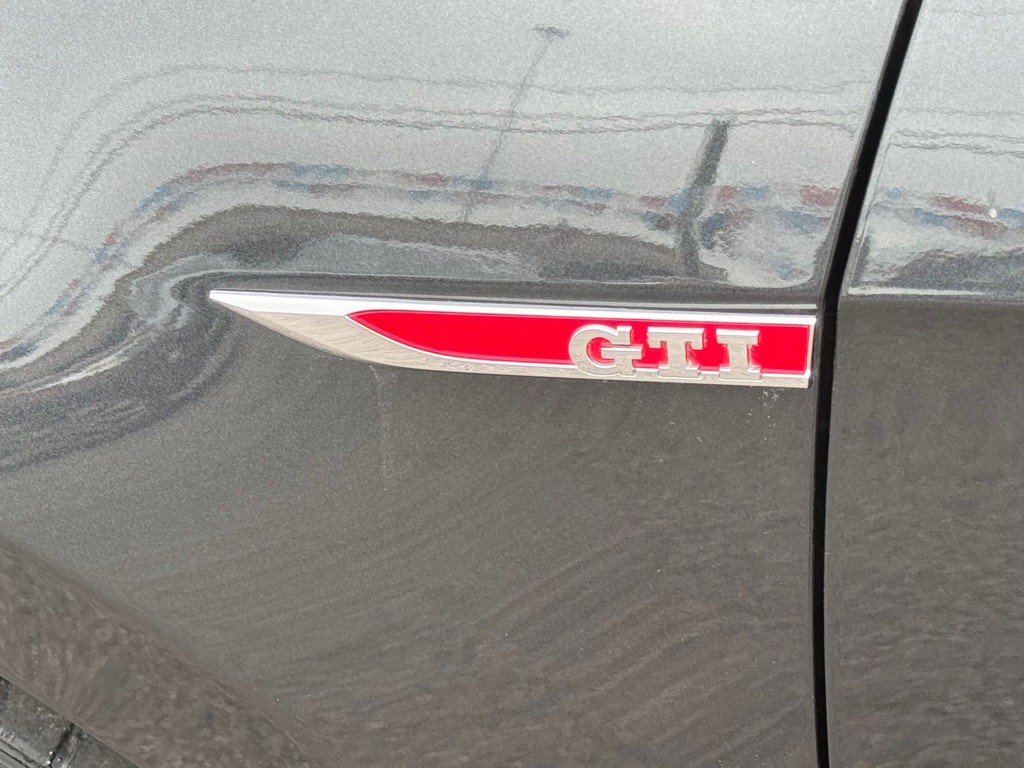 2015 Volkswagen GTI Image 11