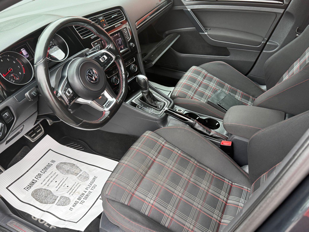 2015 Volkswagen GTI Image 21