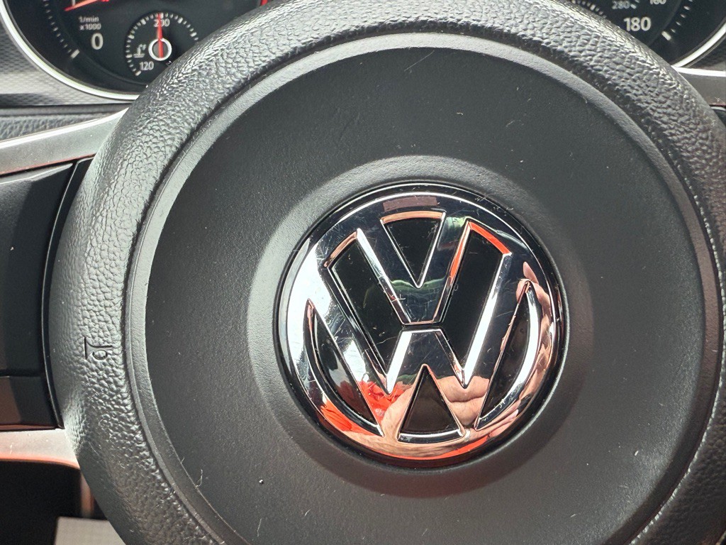 2015 Volkswagen GTI Image 30