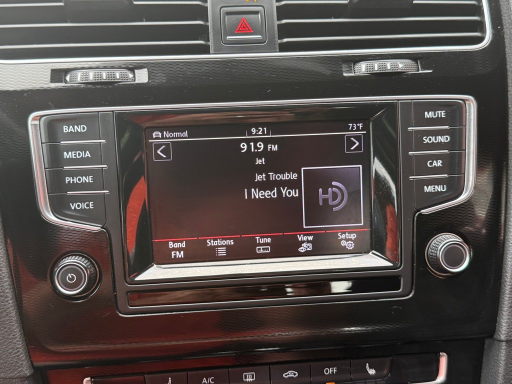 2015 Volkswagen GTI Image 32