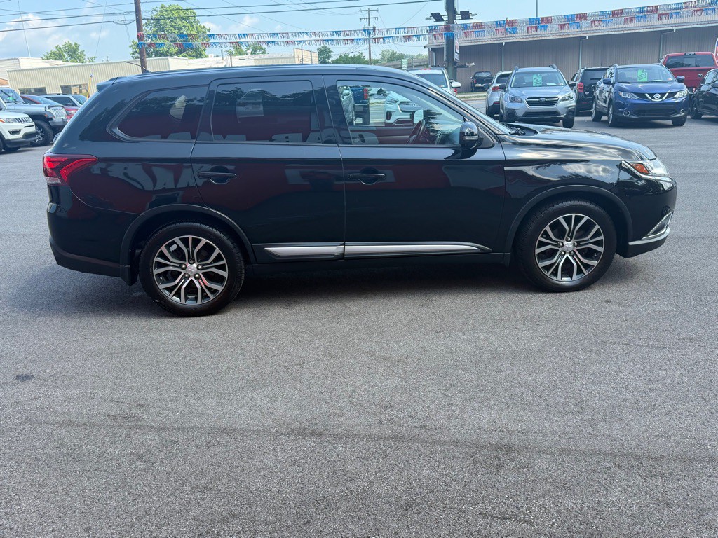 2016 Mitsubishi Outlander Image 7
