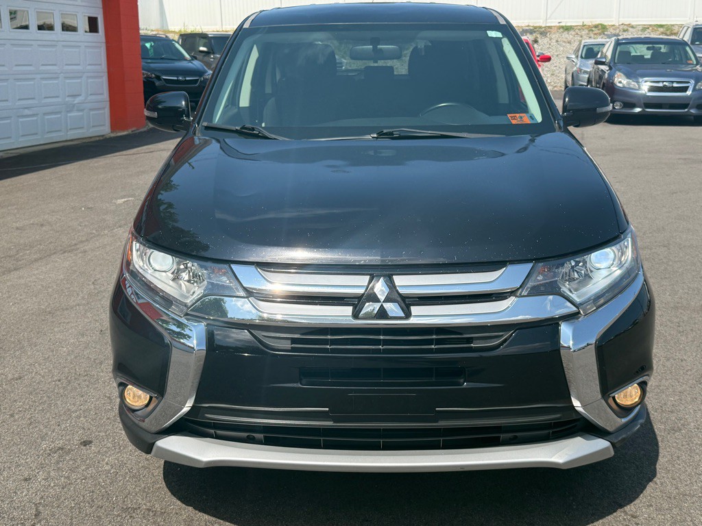 2016 Mitsubishi Outlander Image 9
