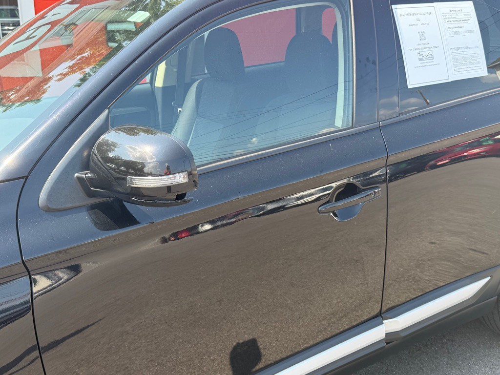 2016 Mitsubishi Outlander Image 12