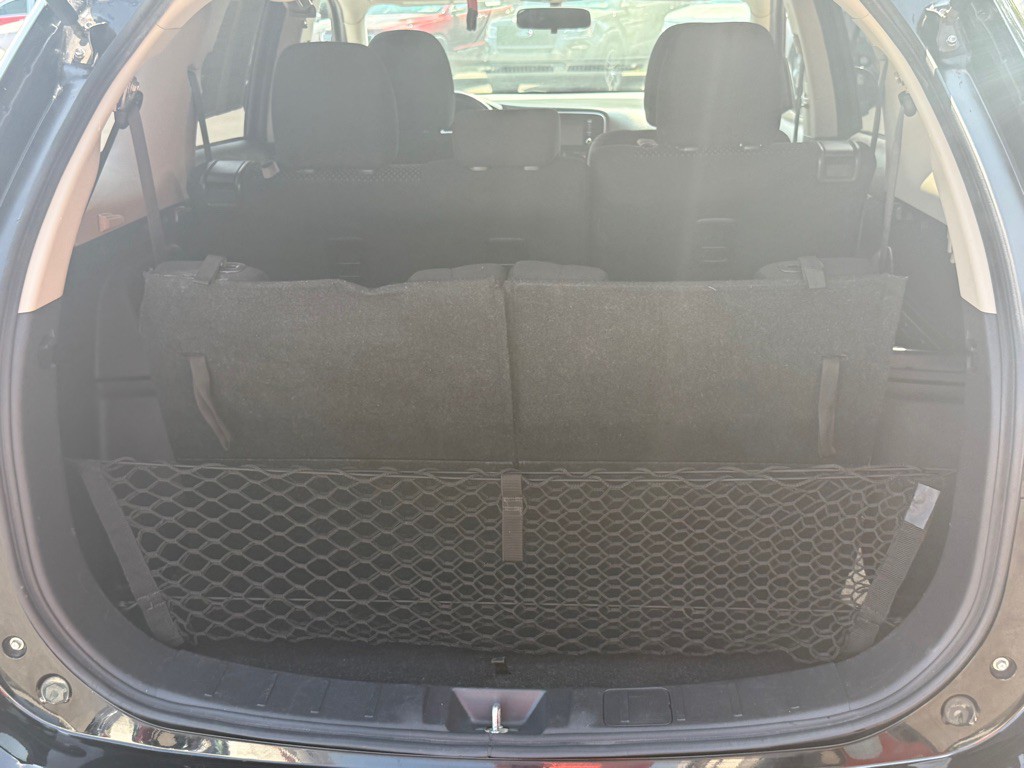 2016 Mitsubishi Outlander Image 19