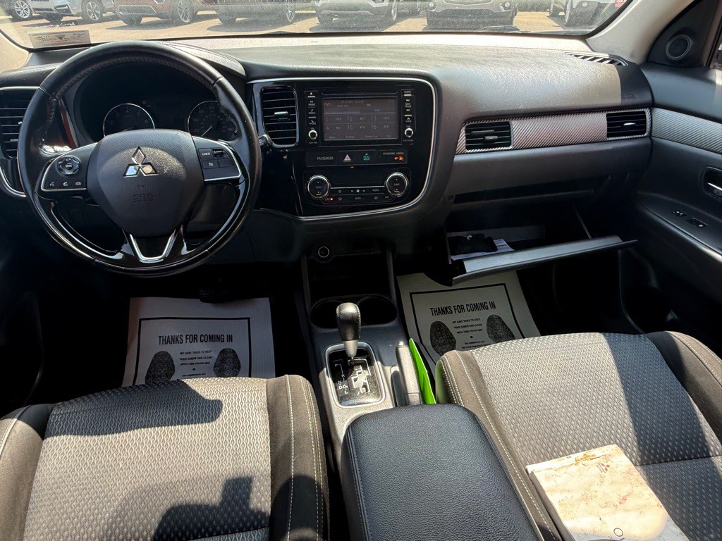 2016 Mitsubishi Outlander Image 22