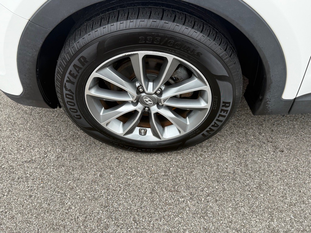 2018 Hyundai Santa Fe Image 12