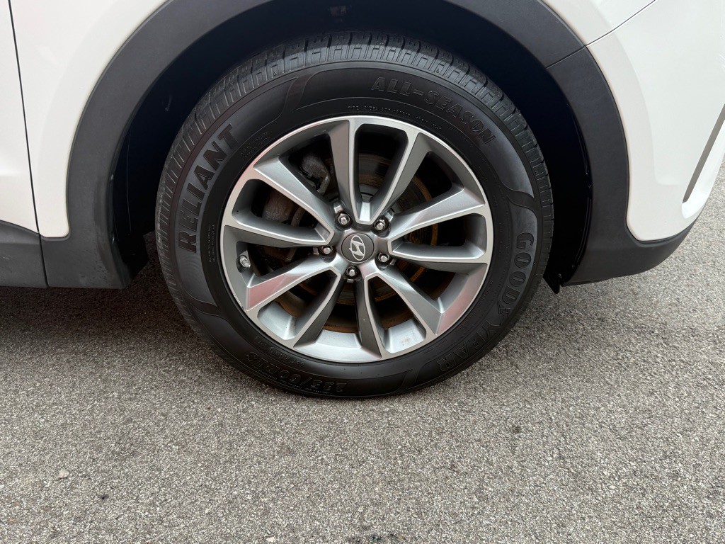 2018 Hyundai Santa Fe Image 15