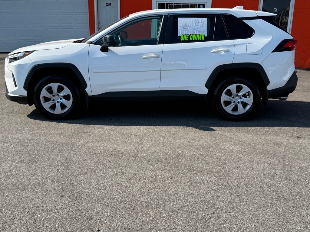 2024 Toyota Rav4 Image 3