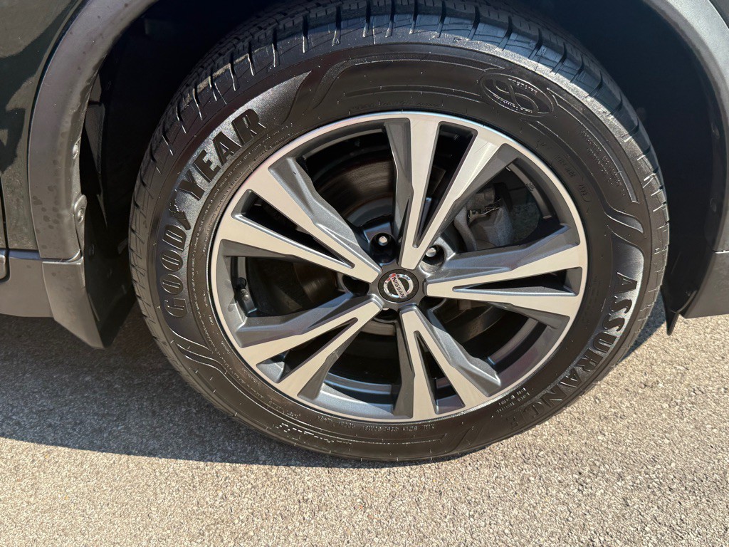 2019 Nissan Rogue Image 17