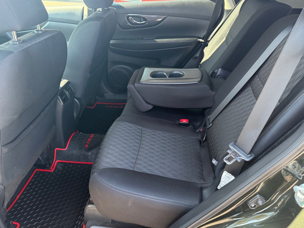 2019 Nissan Rogue Image 24