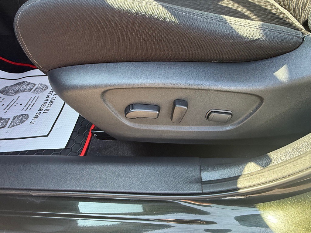 2019 Nissan Rogue Image 30