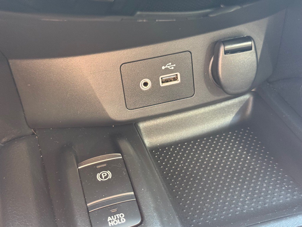 2019 Nissan Rogue Image 40