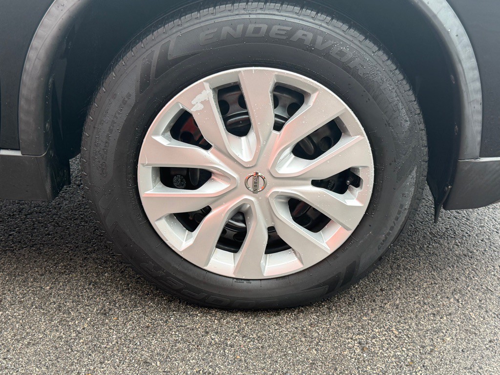 2018 Nissan Rogue Image 16