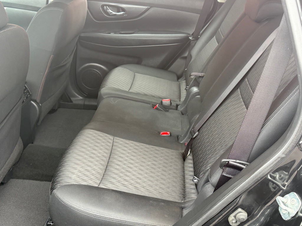 2018 Nissan Rogue Image 21