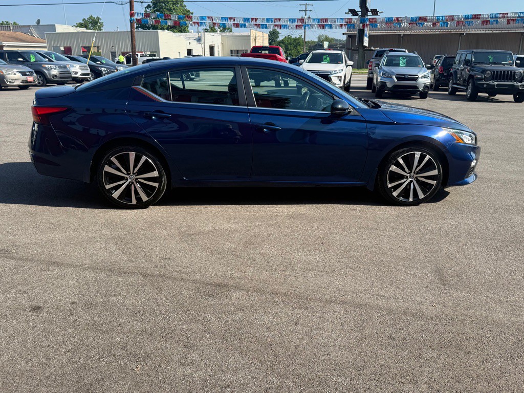 2019 Nissan Altima Image 7