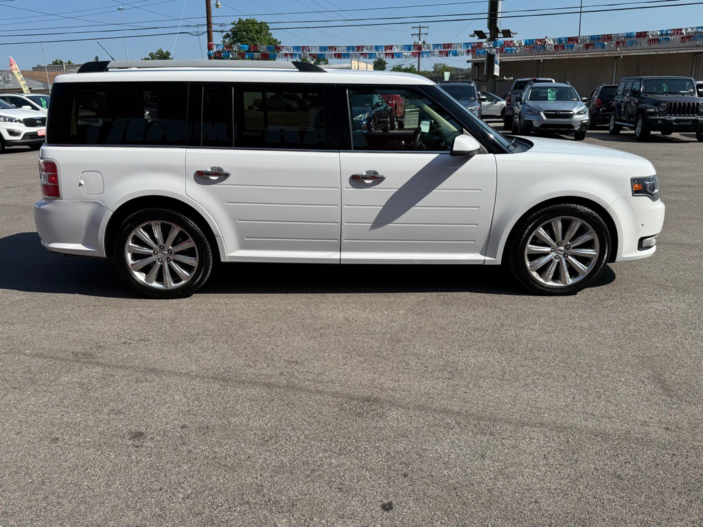 2017 Ford Flex Image 8