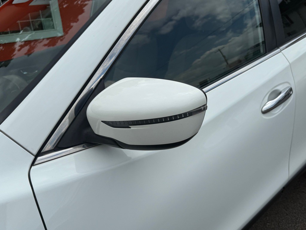 2016 Nissan Rogue Image 11