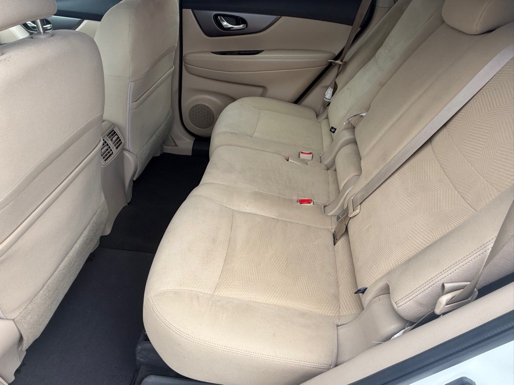 2016 Nissan Rogue Image 19
