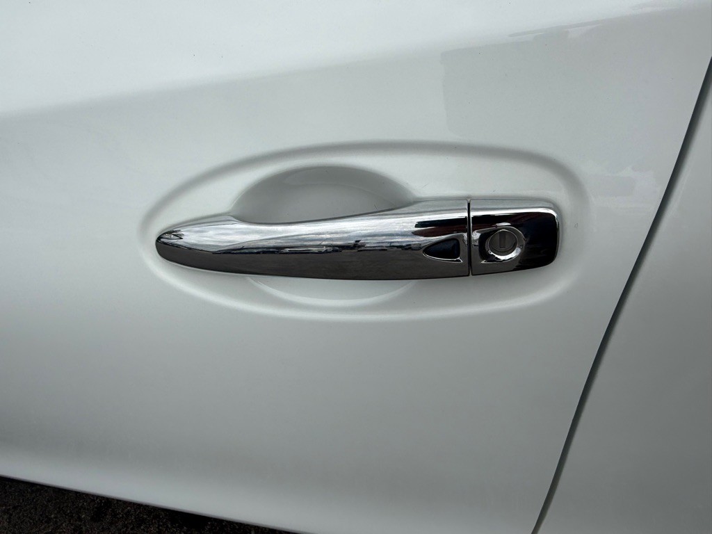2016 Nissan Rogue Image 21