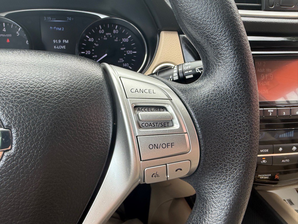 2016 Nissan Rogue Image 28