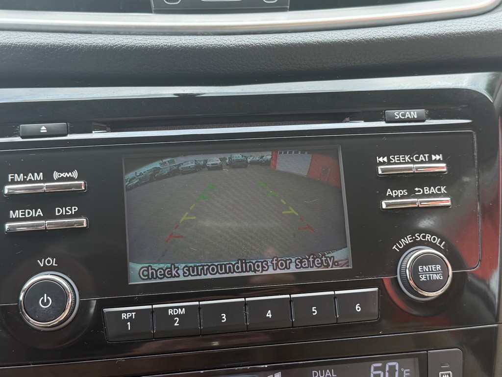 2016 Nissan Rogue Image 35