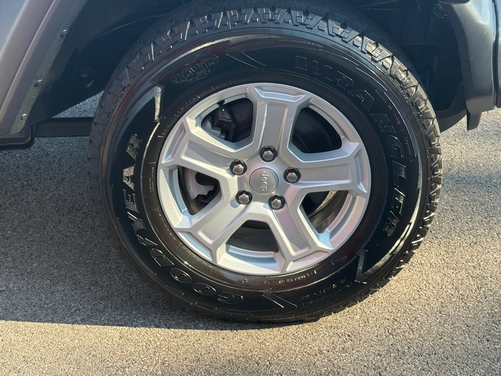 2019 Jeep Wrangler Image 18