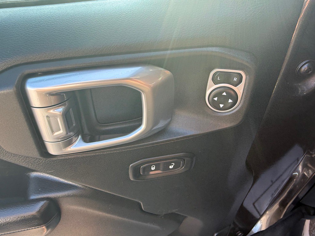 2019 Jeep Wrangler Image 21