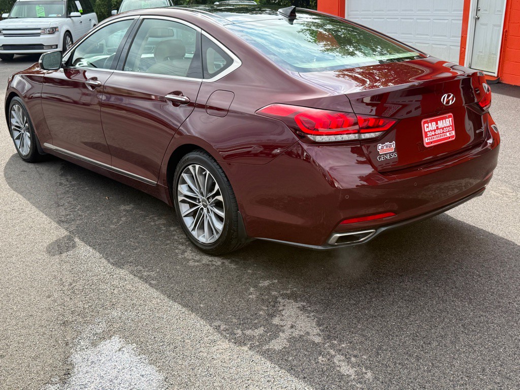 2016 Hyundai Genesis Image 4