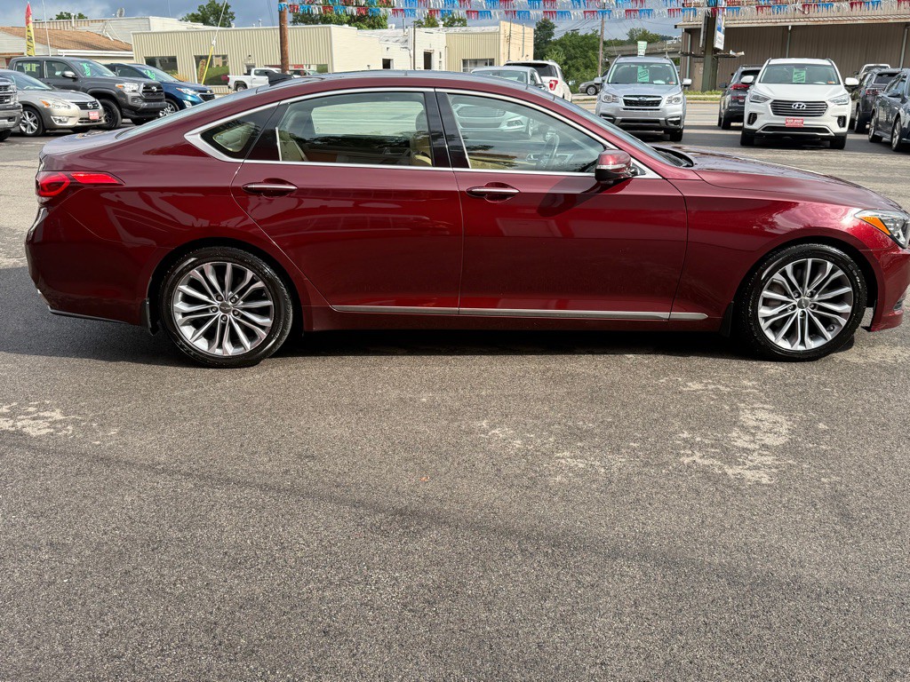 2016 Hyundai Genesis Image 7