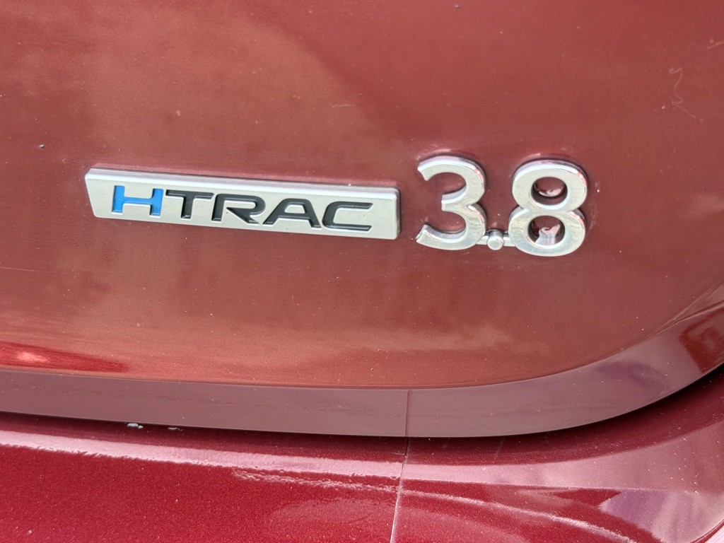 2016 Hyundai Genesis Image 18